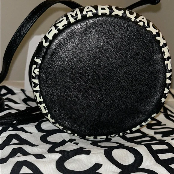 New Marc Jacobs Black and White Mini Bucket Bag. - Picture 5 of 10